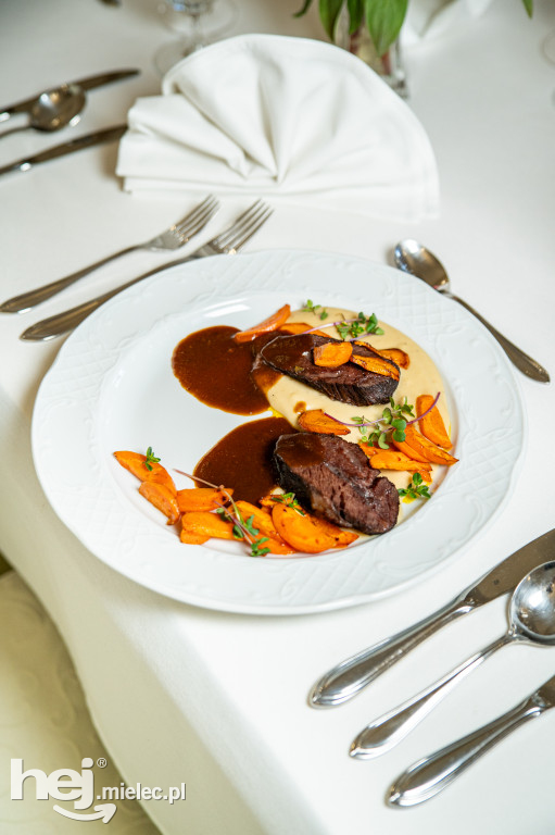 Restauracja w zabytkowym Zamku Przecław - staropolska kuchnia w nowoczesnym wydaniu