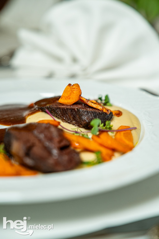 Restauracja w zabytkowym Zamku Przecław - staropolska kuchnia w nowoczesnym wydaniu