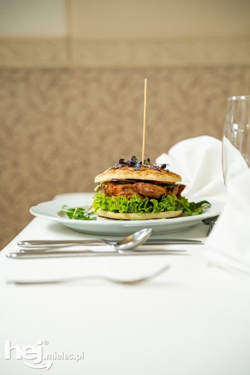 Restauracja w zabytkowym Zamku Przecław - staropolska kuchnia w nowoczesnym wydaniu