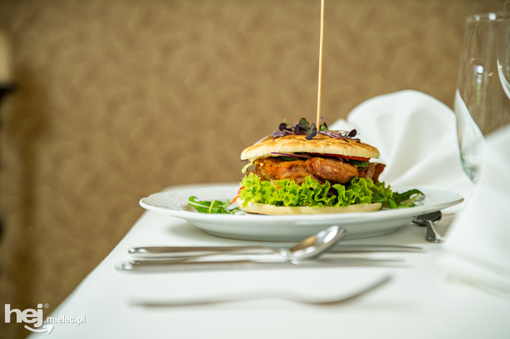 Restauracja w zabytkowym Zamku Przecław - staropolska kuchnia w nowoczesnym wydaniu