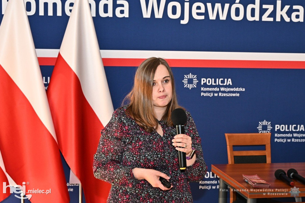 Konferencja prozdrowotna dla policjantek i pracownic cywilnych podkarpackiego garnizonu