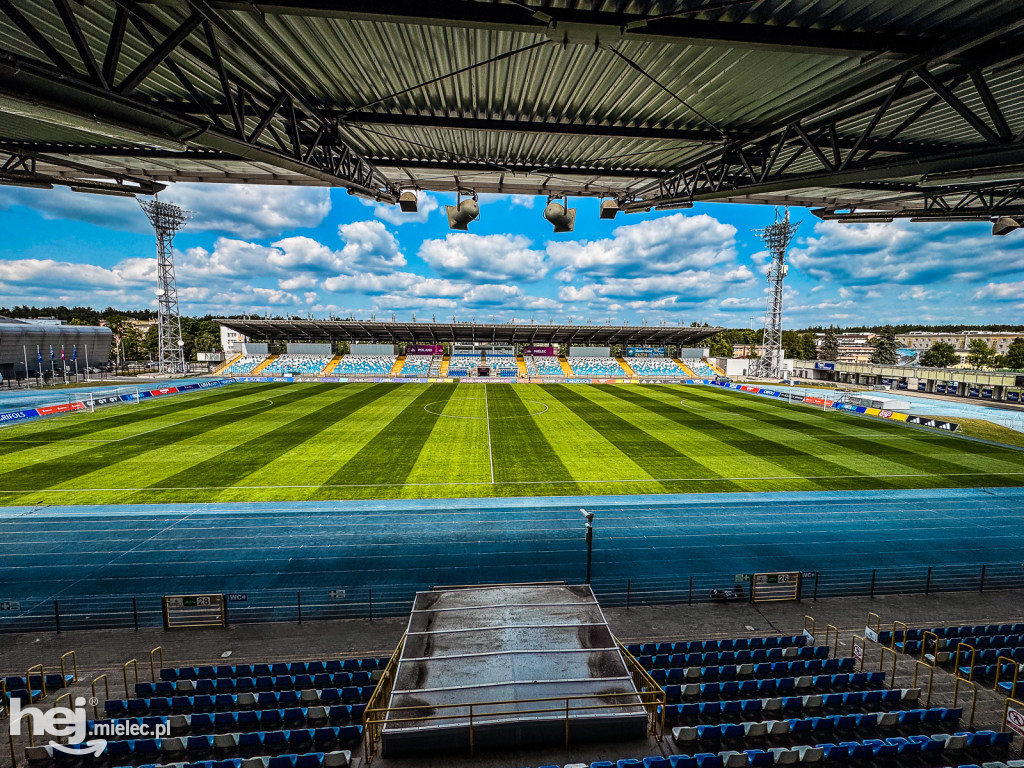 Rusza Women’s UEFA EURO U19 w Mielcu! Stadion ma nowe ławki rezerwowych