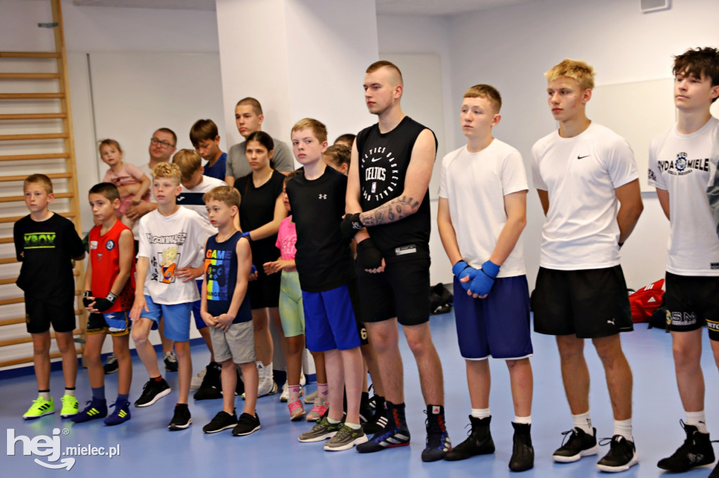 „Diablo” Włodarczyk trenował z mieleckimi pięściarzami