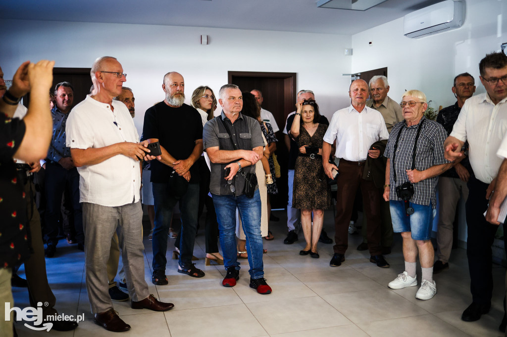 Otwarcie wystawy „Dźwięczne Rąbane Ekologiczne Wytrzymałe Naturalne Odnawialne”