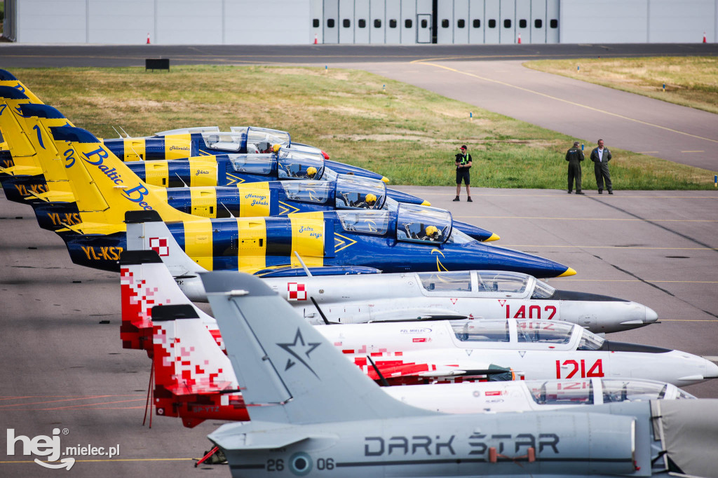 AIR SHOW MIELEC Z WIEŻY LOTNISKA