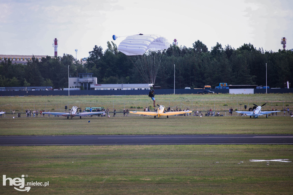 AIR SHOW MIELEC Z WIEŻY LOTNISKA