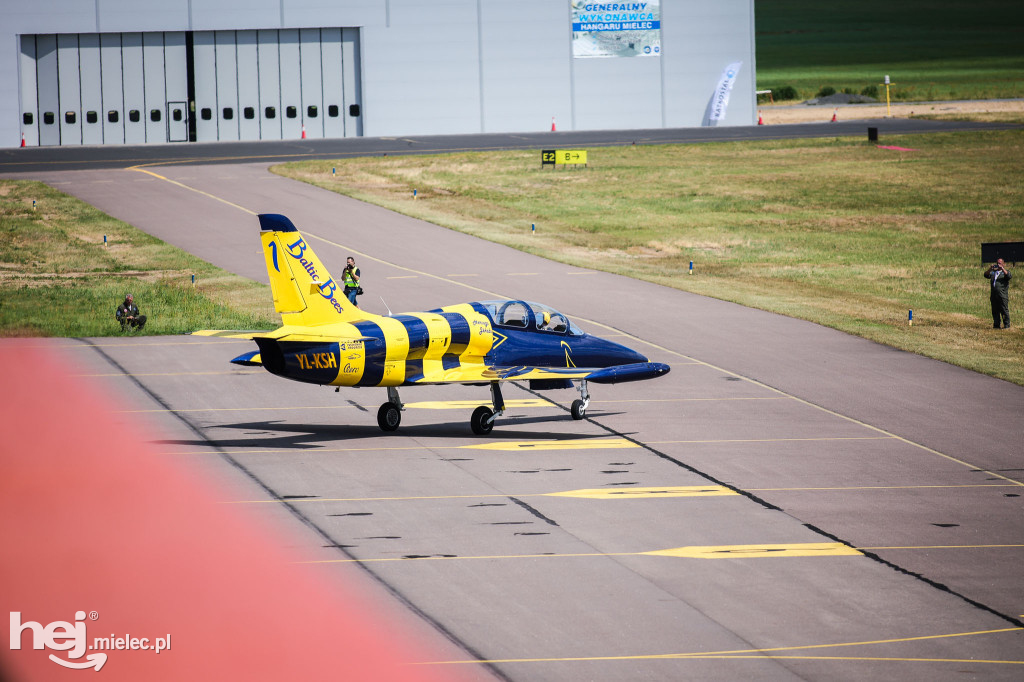 AIR SHOW MIELEC Z WIEŻY LOTNISKA