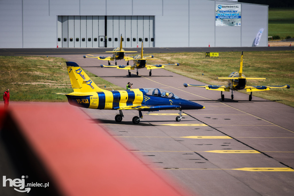 AIR SHOW MIELEC Z WIEŻY LOTNISKA