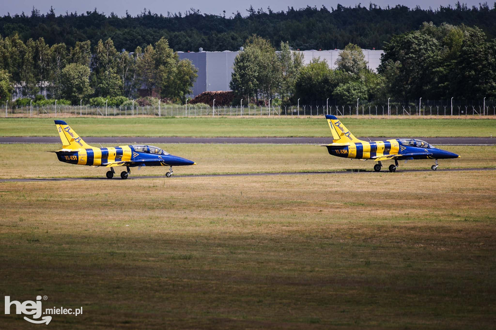 AIR SHOW MIELEC Z WIEŻY LOTNISKA
