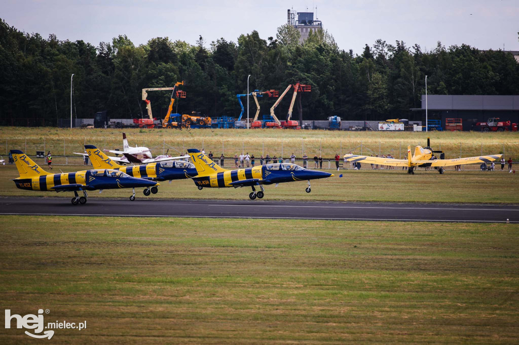 AIR SHOW MIELEC Z WIEŻY LOTNISKA