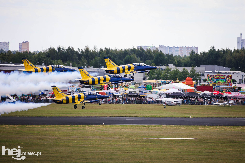 AIR SHOW MIELEC Z WIEŻY LOTNISKA