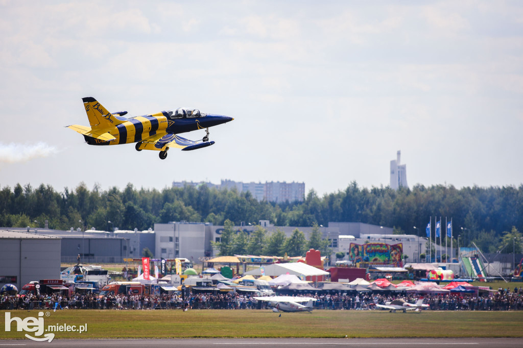 AIR SHOW MIELEC Z WIEŻY LOTNISKA