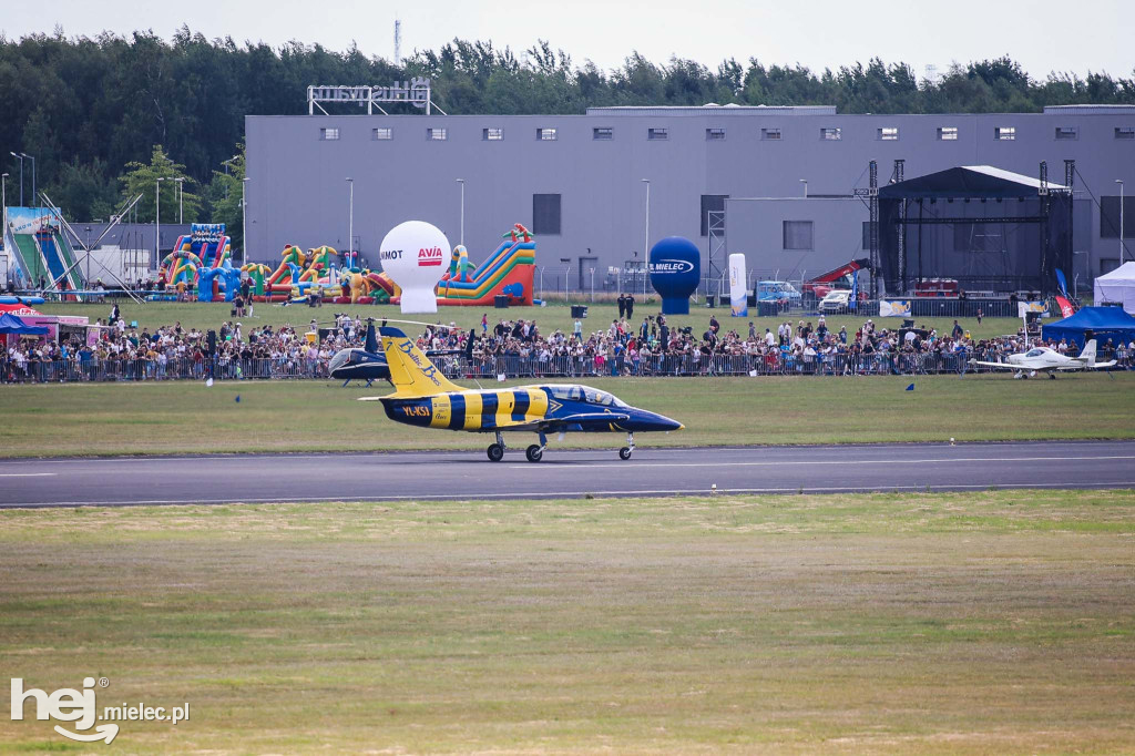 AIR SHOW MIELEC Z WIEŻY LOTNISKA