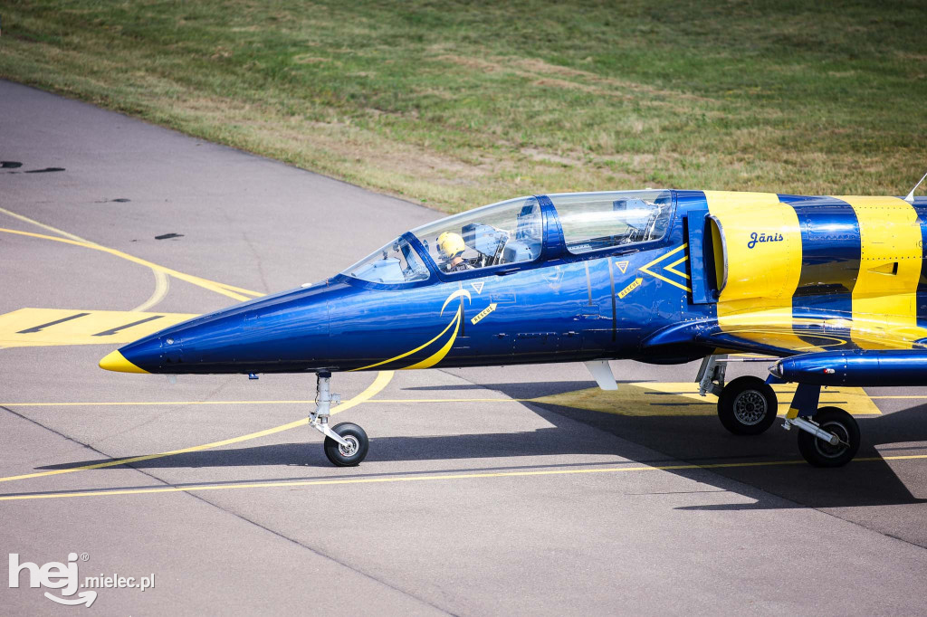 AIR SHOW MIELEC Z WIEŻY LOTNISKA