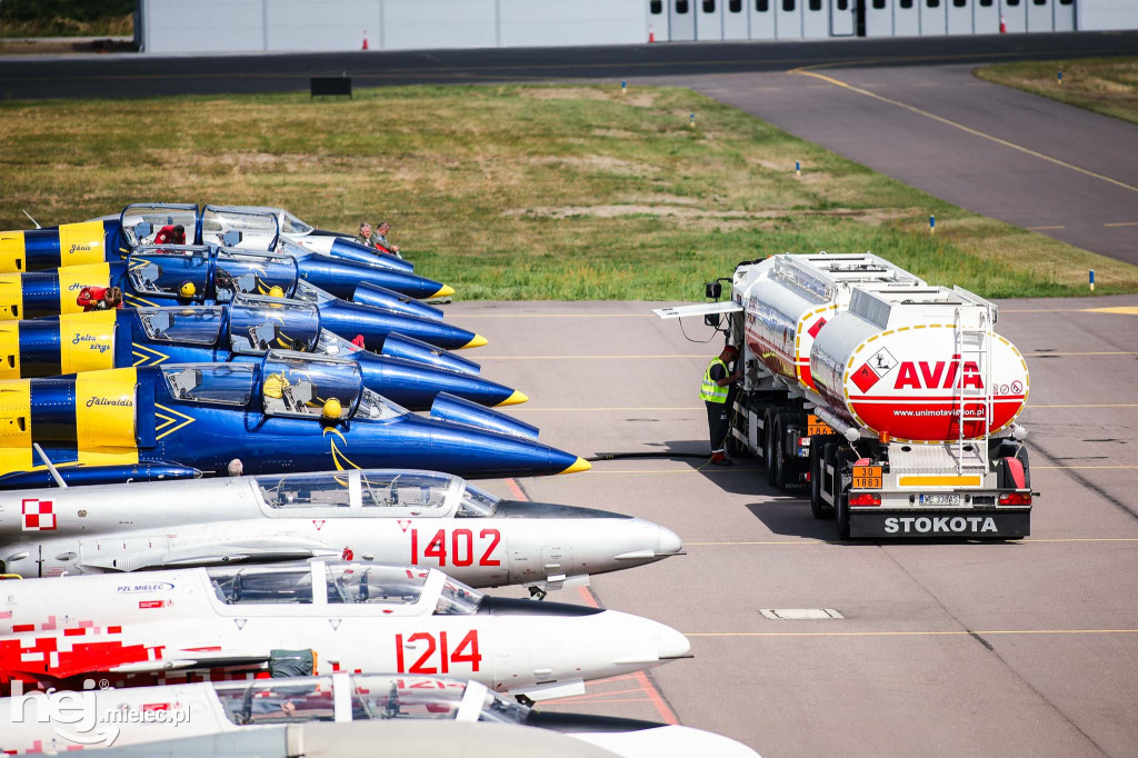 AIR SHOW MIELEC Z WIEŻY LOTNISKA