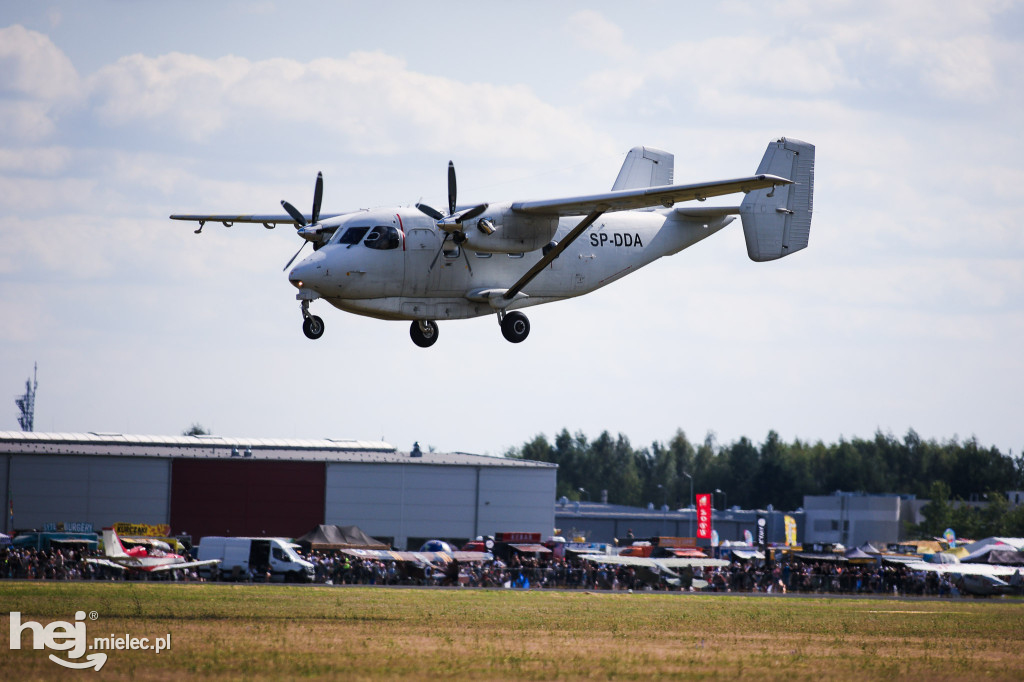 AIR SHOW MIELEC Z WIEŻY LOTNISKA