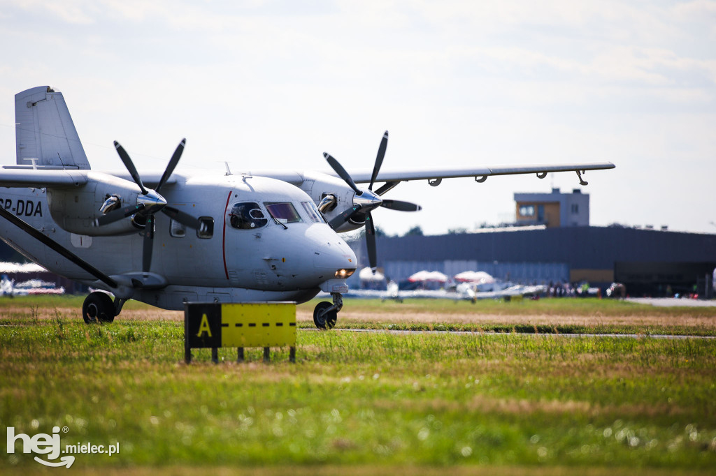 AIR SHOW MIELEC Z WIEŻY LOTNISKA
