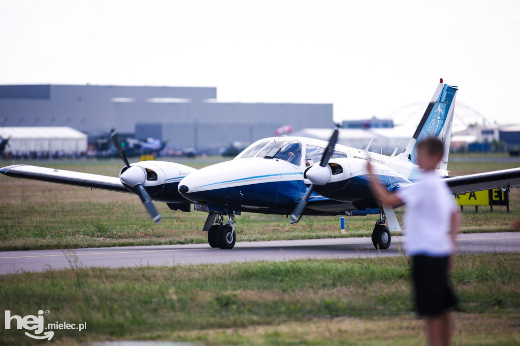 AIR SHOW MIELEC Z WIEŻY LOTNISKA