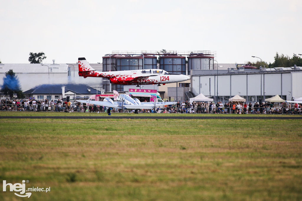 AIR SHOW MIELEC Z WIEŻY LOTNISKA