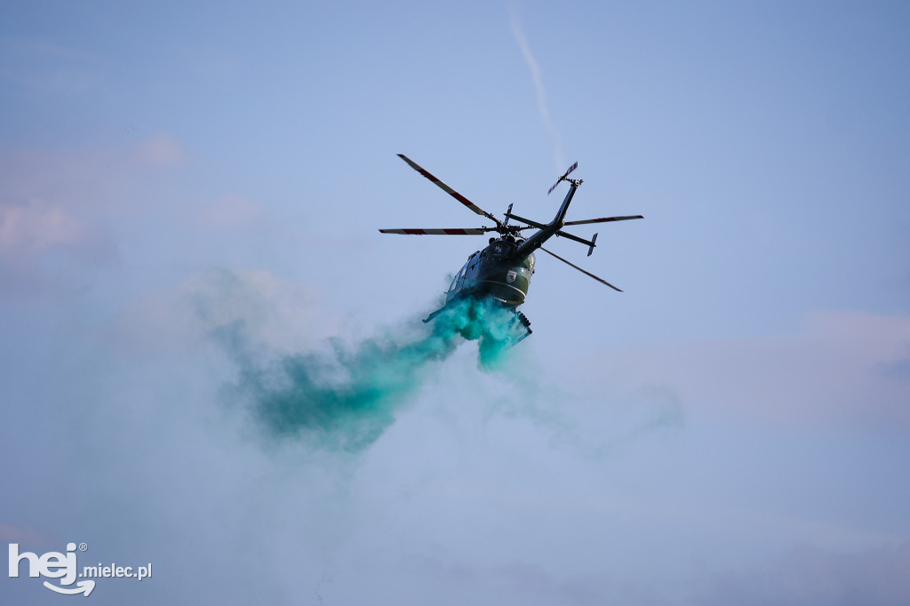 AIR SHOW MIELEC Z WIEŻY LOTNISKA