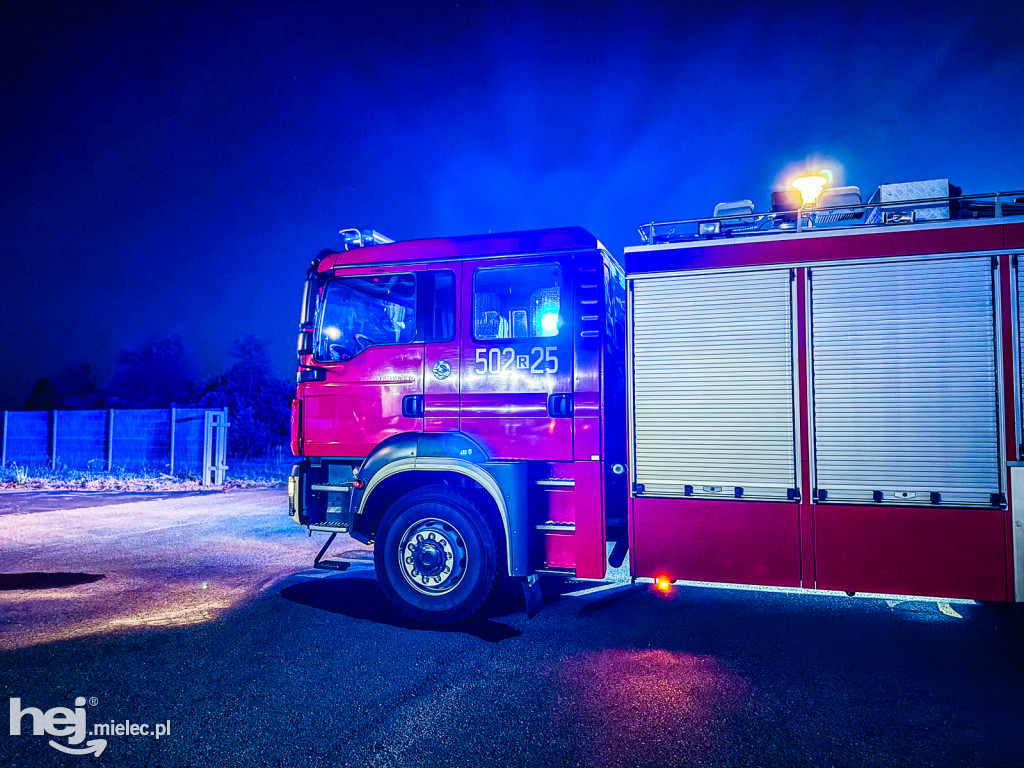 Groźna chemia przy lotnisku? Strażacy i policja w akcji
