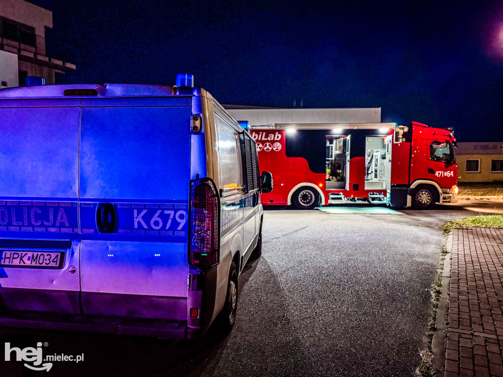 Groźna chemia przy lotnisku? Strażacy i policja w akcji