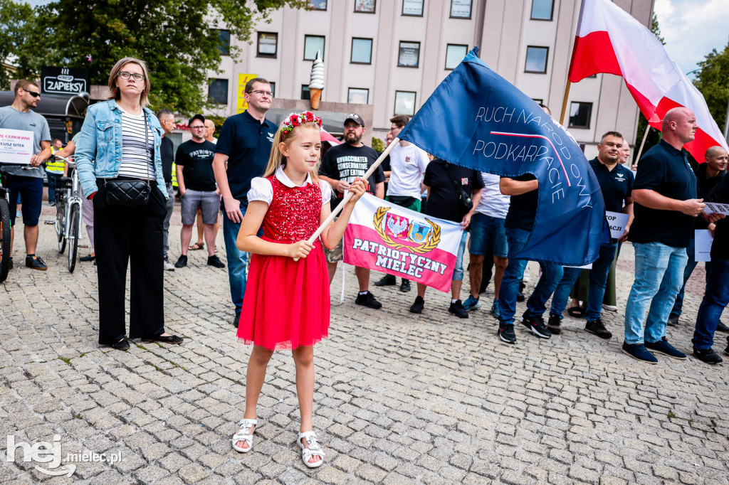 PROTEST STOP IMIGRACJI W CENTRUM MIELCA