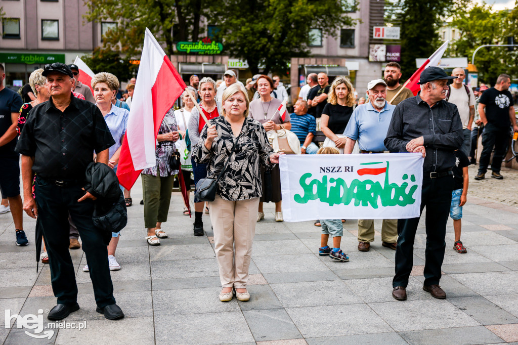 PROTEST STOP IMIGRACJI W CENTRUM MIELCA