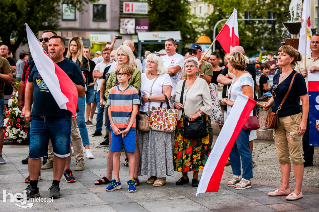 PROTEST STOP IMIGRACJI W CENTRUM MIELCA