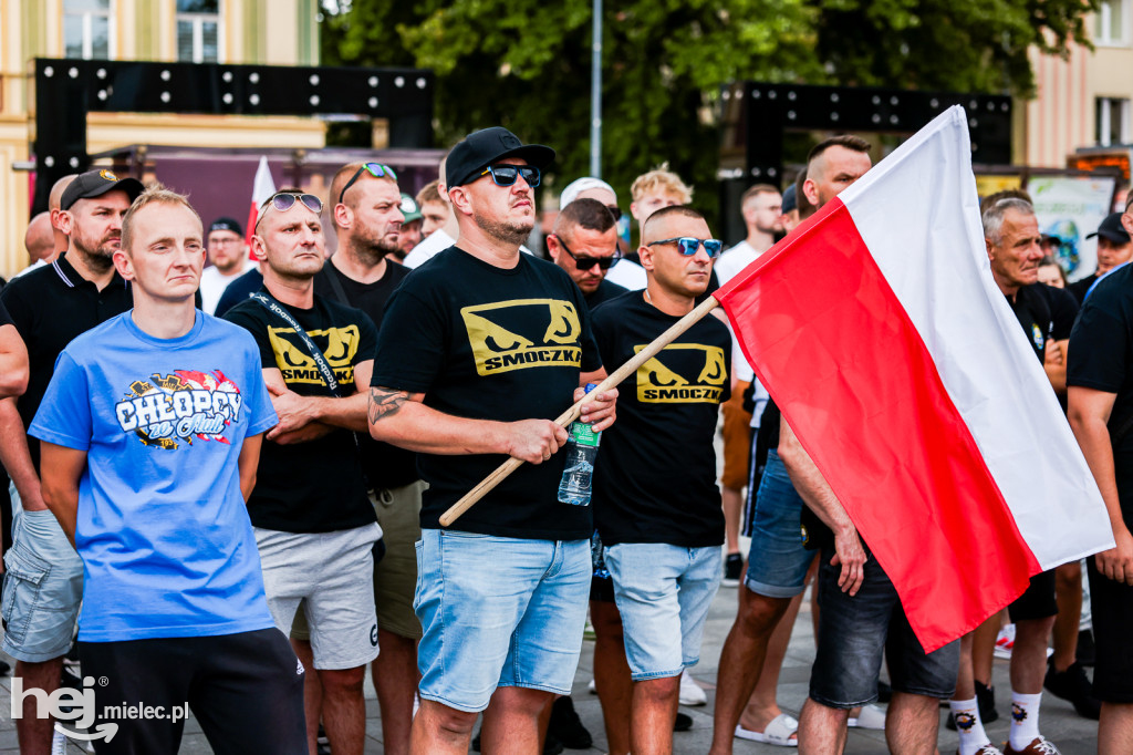 PROTEST STOP IMIGRACJI W CENTRUM MIELCA