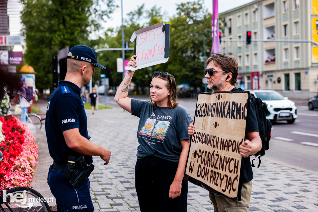PROTEST STOP IMIGRACJI W CENTRUM MIELCA
