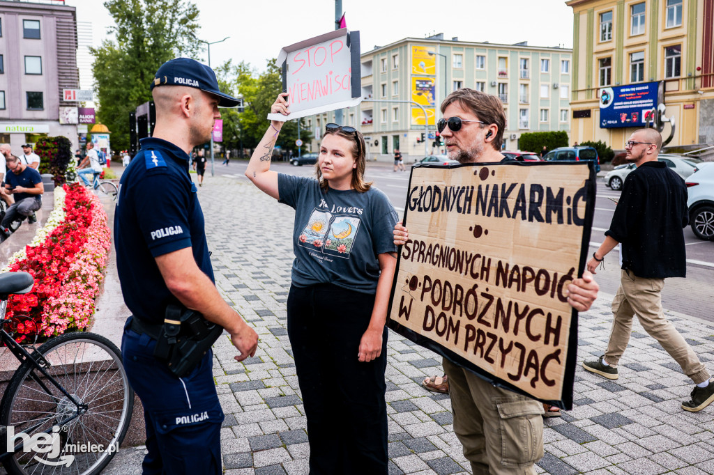PROTEST STOP IMIGRACJI W CENTRUM MIELCA