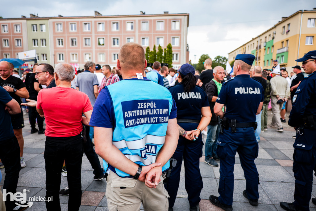 PROTEST STOP IMIGRACJI W CENTRUM MIELCA