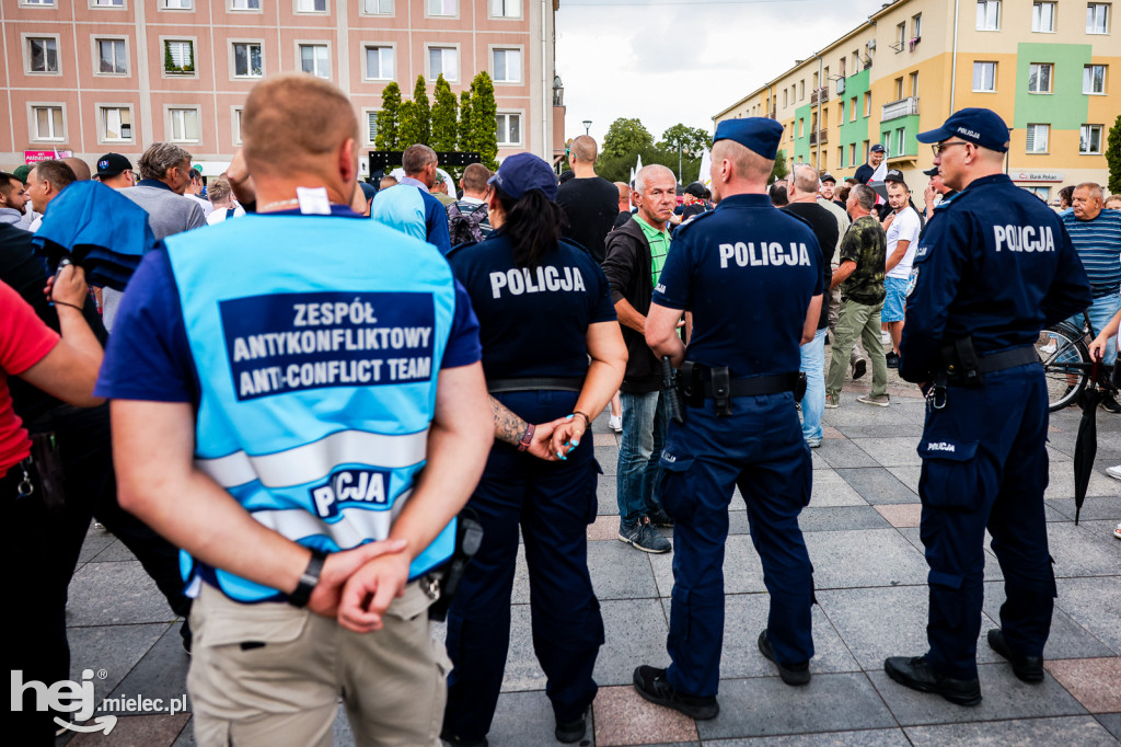 PROTEST STOP IMIGRACJI W CENTRUM MIELCA