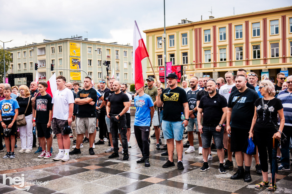 PROTEST STOP IMIGRACJI W CENTRUM MIELCA