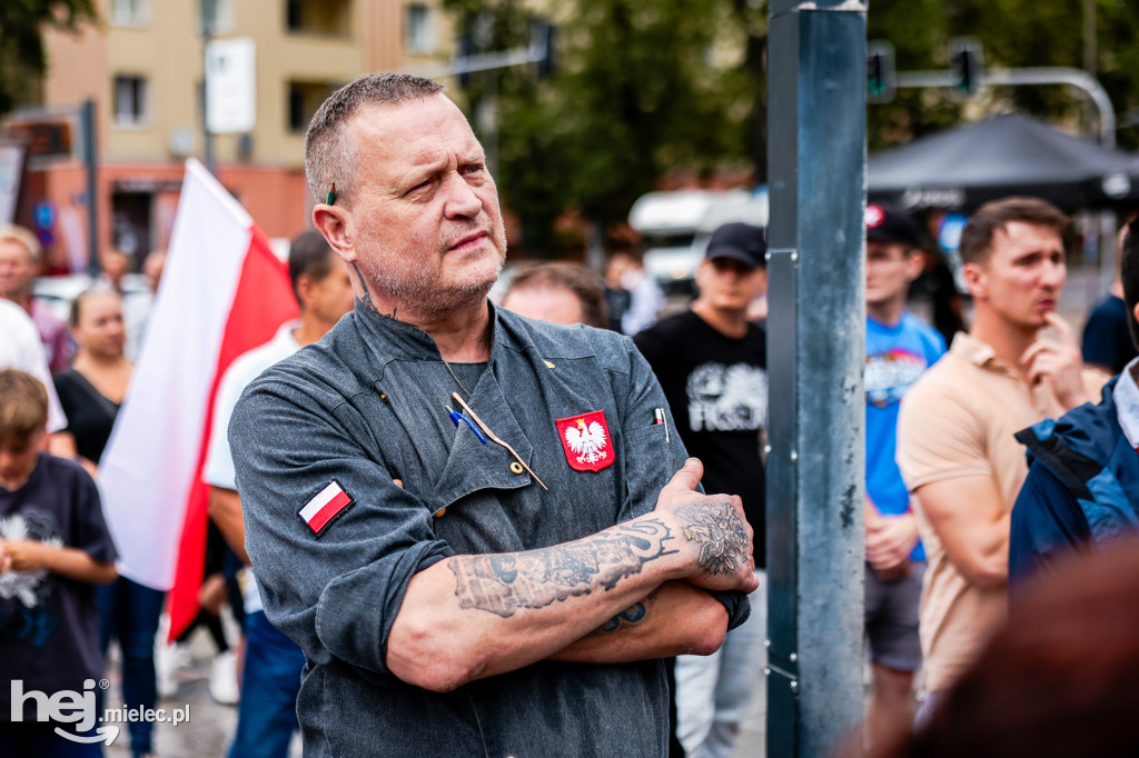 PROTEST STOP IMIGRACJI W CENTRUM MIELCA