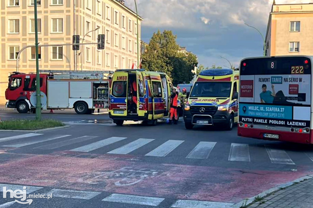 Rozbita karetka w centrum