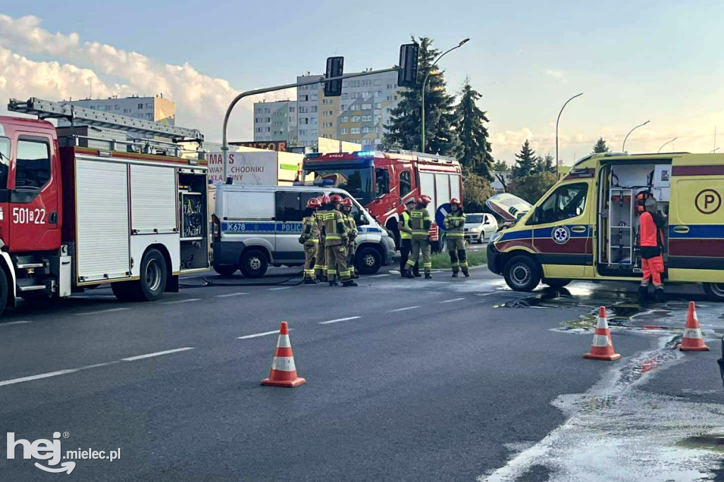 Rozbita karetka w centrum