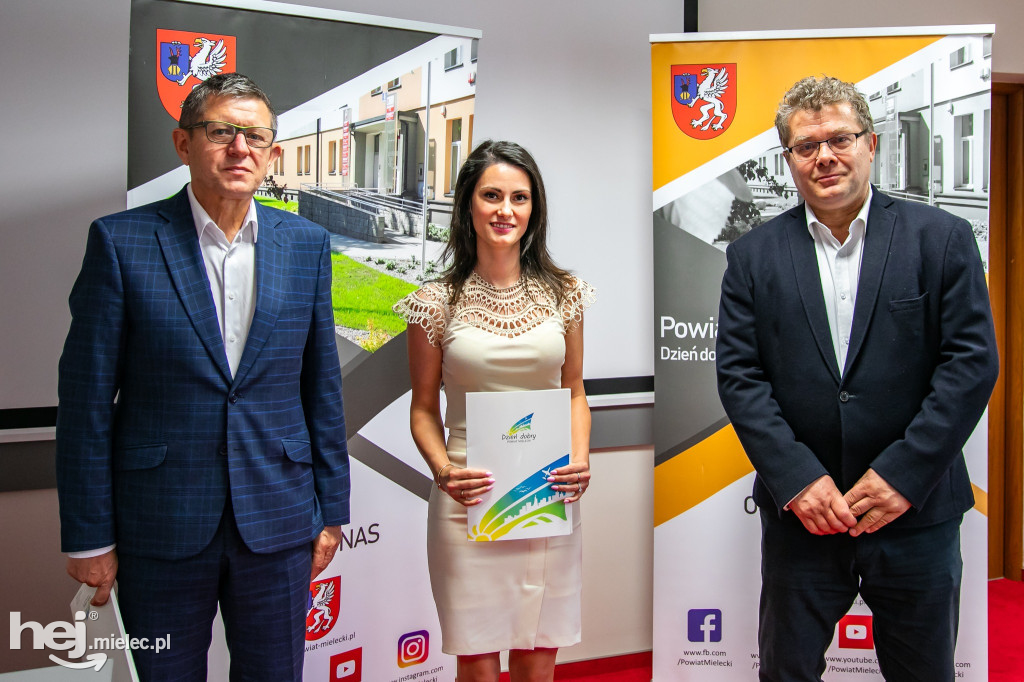Awanse nauczycieli. Akty nadania stopnia wręczone