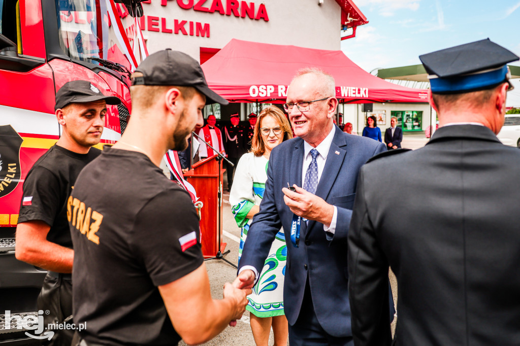 Nowy wóz OSP Radomyśl Wielki