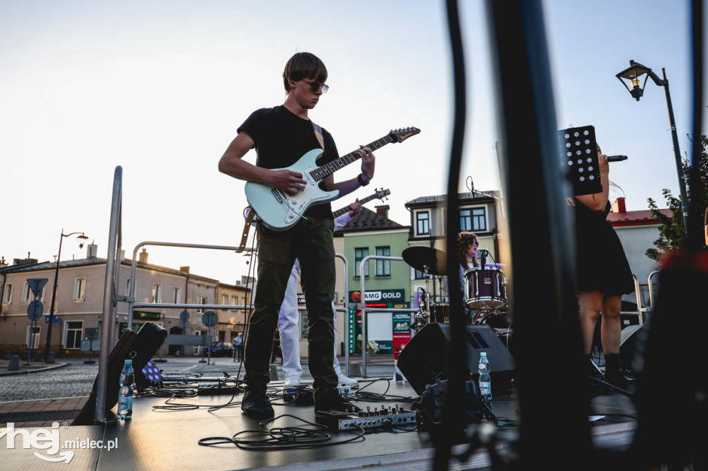 SztukaRYNKI i koncert Outsidder