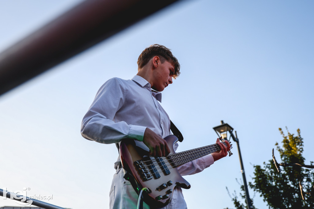 SztukaRYNKI i koncert Outsidder