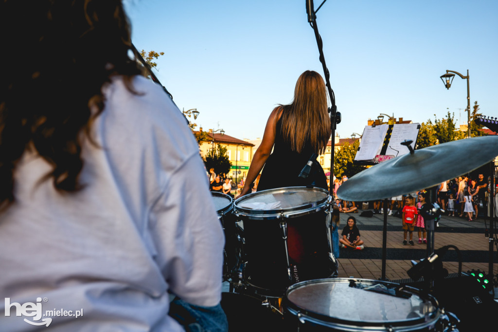 SztukaRYNKI i koncert Outsidder