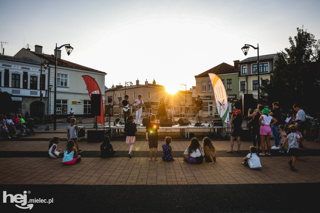 SztukaRYNKI i koncert Outsidder