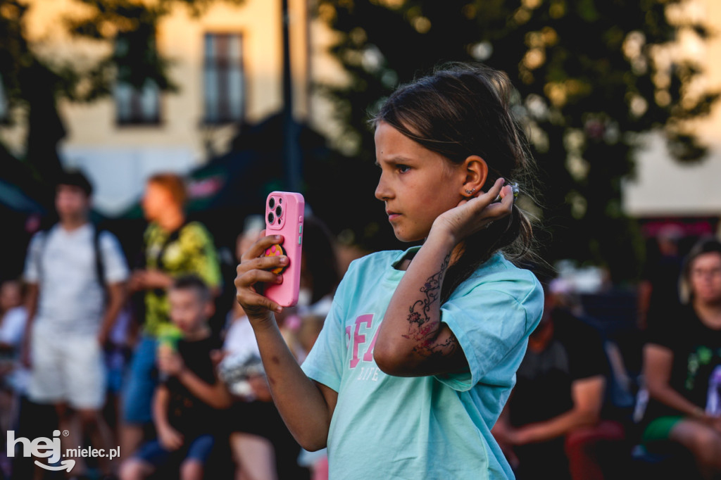 SztukaRYNKI i koncert Outsidder