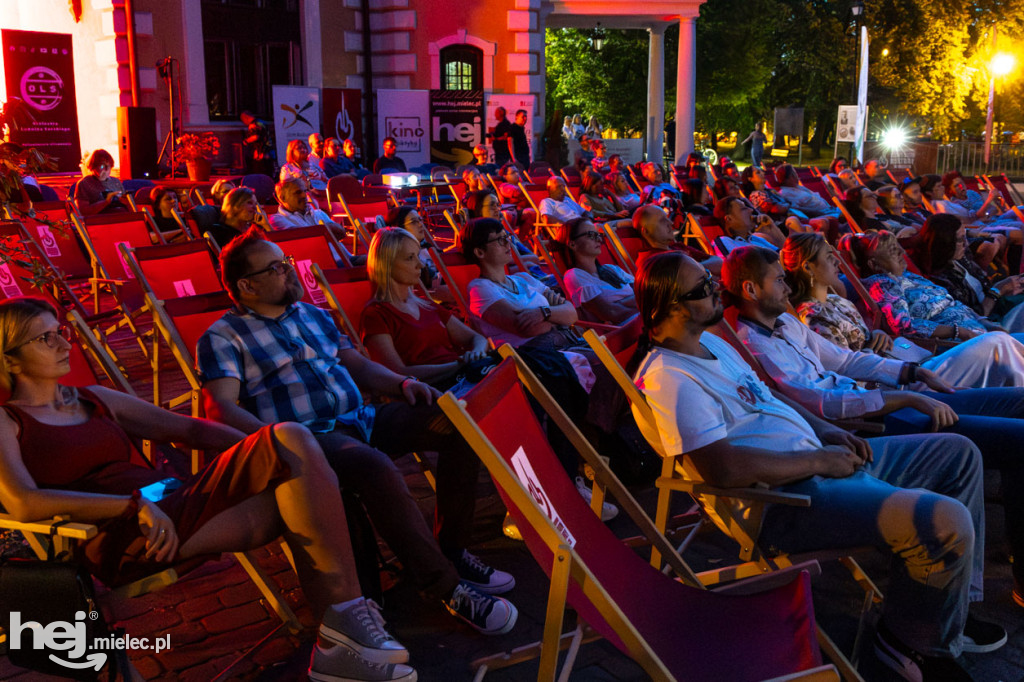 Plenerowe kino nieme z muzyką na żywo