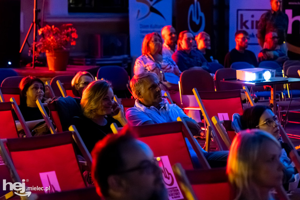 Plenerowe kino nieme z muzyką na żywo