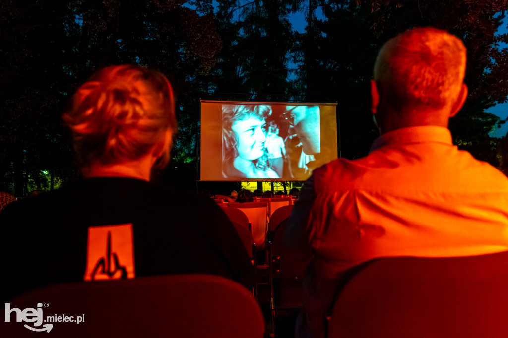 Plenerowe kino nieme z muzyką na żywo