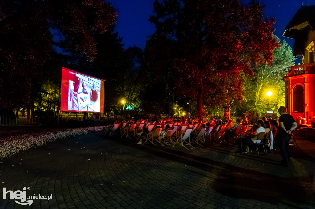 Plenerowe kino nieme z muzyką na żywo