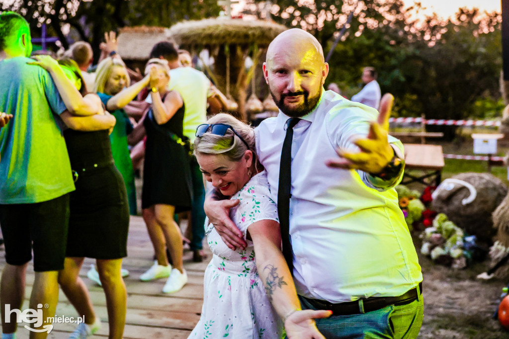 Dożynkowa zabawa w Wampierzowie